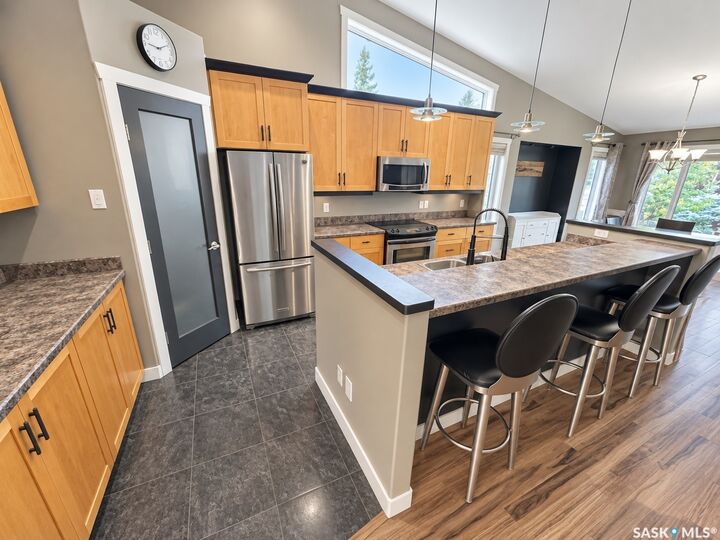 Property Photo:  715 18th Street NE  SK S4H 3M2 