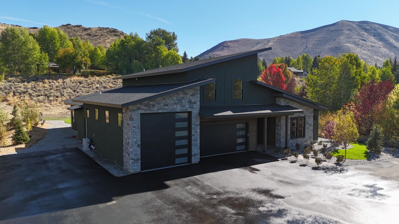 Property Photo: 246 Mariposa Rd ID 83333