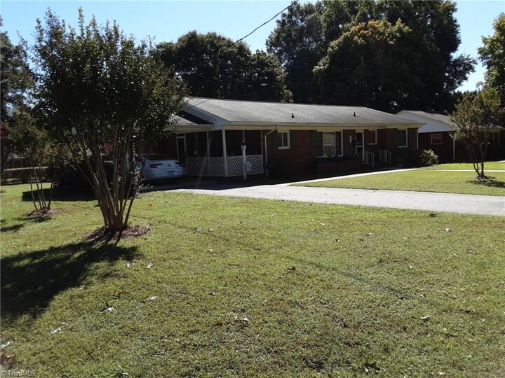 Property Photo: 1401 Eldorada Road NC 27103