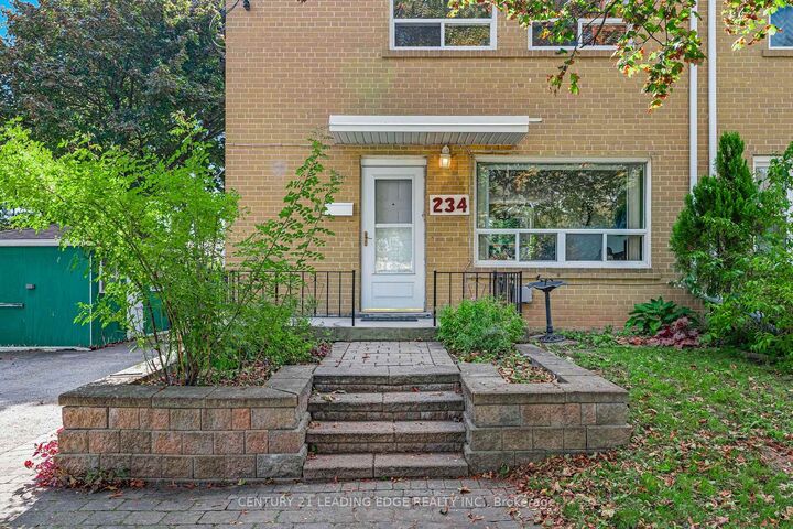 Photo de la propriété:  234 Beechy Drive  ON L4C 2X7 