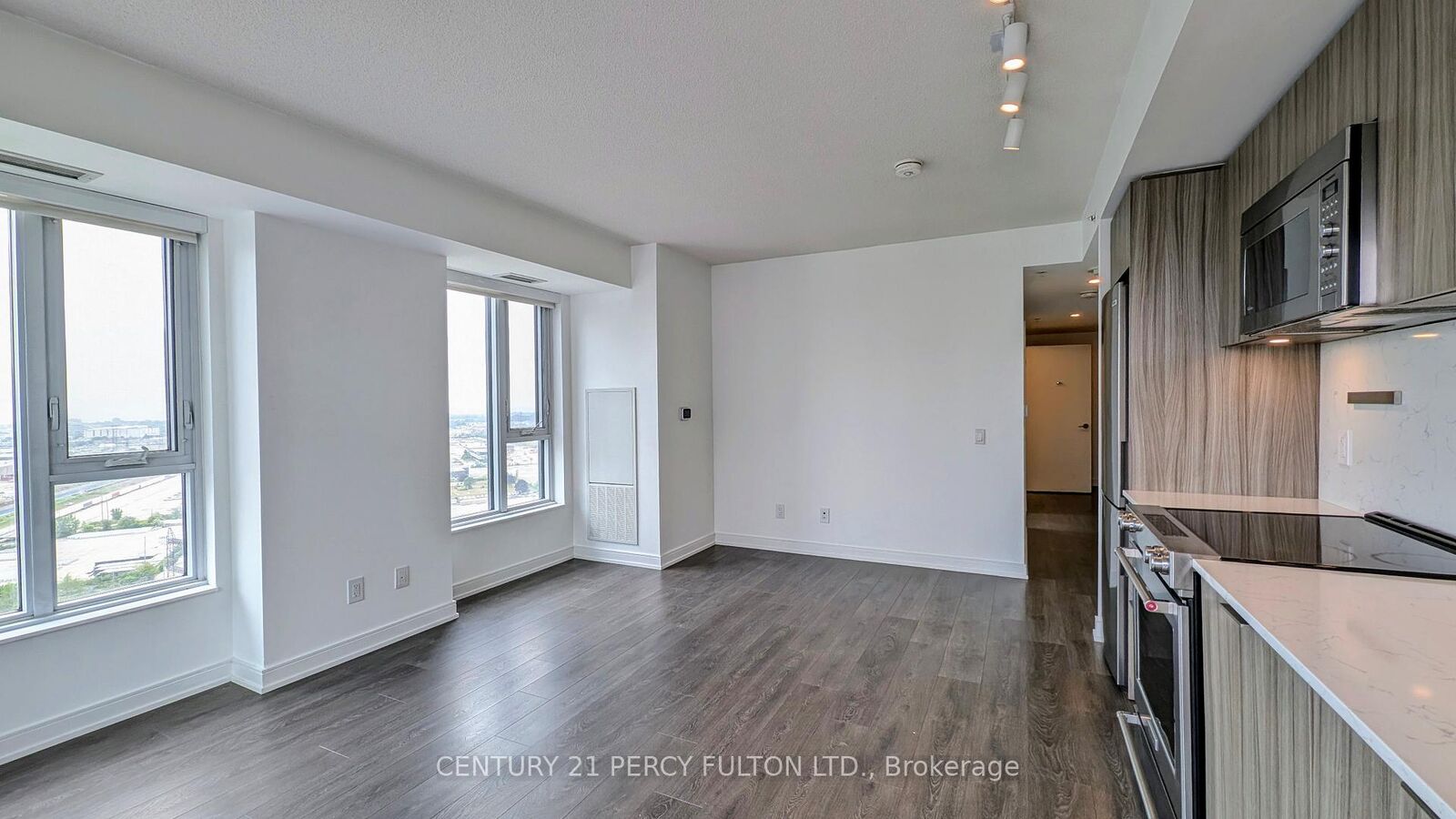 Property Photo:  30 Samuel Wood Way 1908  ON M9B 0C9 