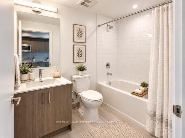 Property Photo:  4010 Eglinton Avenue W 2705  ON M9A 4M2 