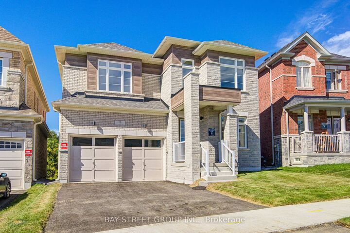 Property Photo:  18 Art Leech Drive  ON L4E 1P1 
