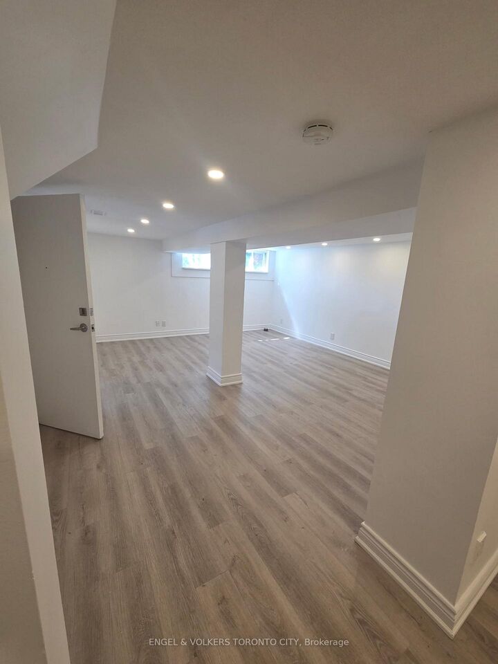 Property Photo:  37 Newbury Drive Basement  ON L3Y 4P9 
