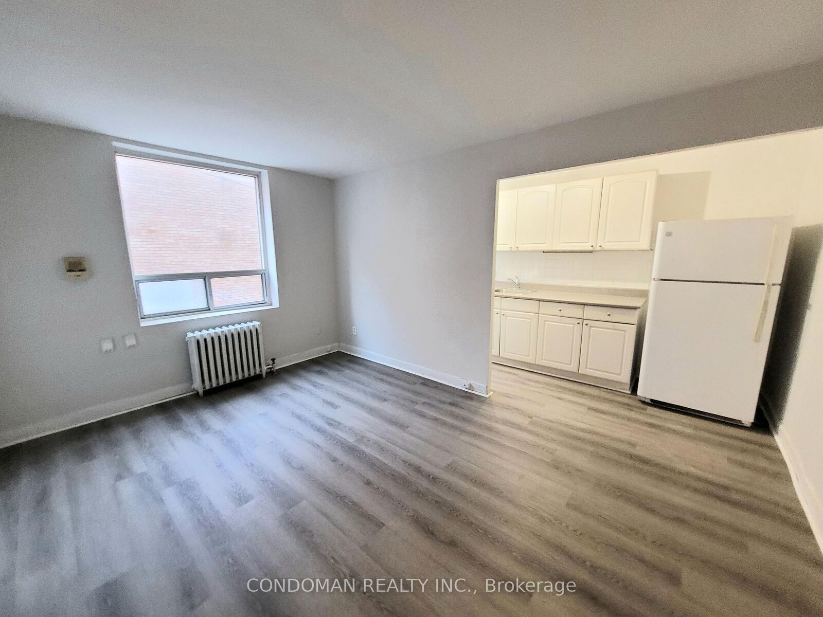 Property Photo:  852 Broadview Avenue 105  ON M4K 2R1 