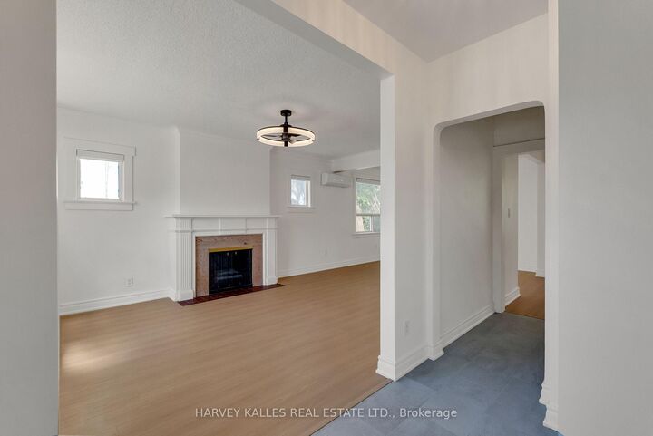 Property Photo: 106 Florence Avenue ON M2N 1G3