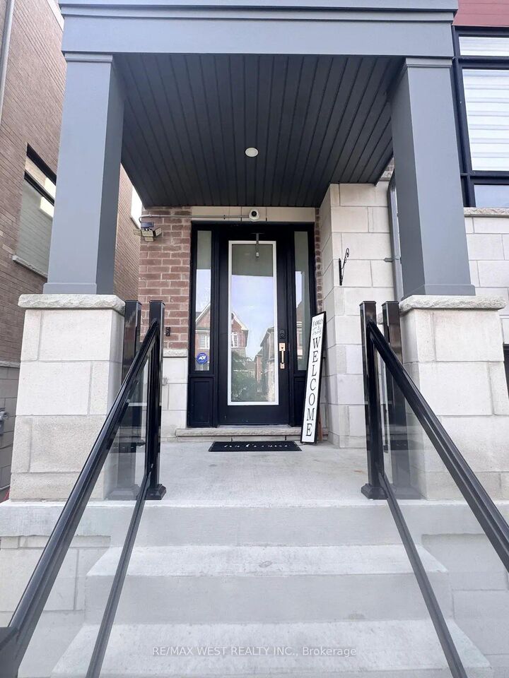 Property Photo:  125 Farooq Boulevard  ON L4H 5G3 