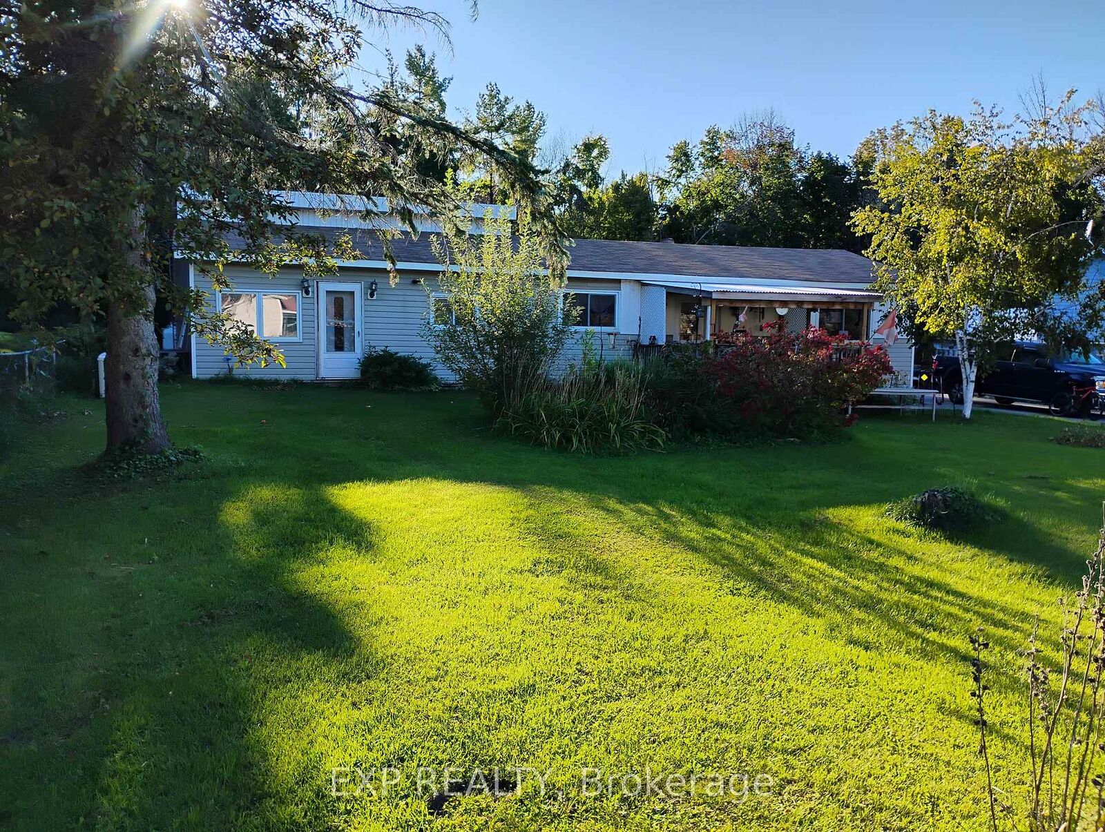 Property Photo:  4044 Bayview Avenue  ON L3V 0S2 