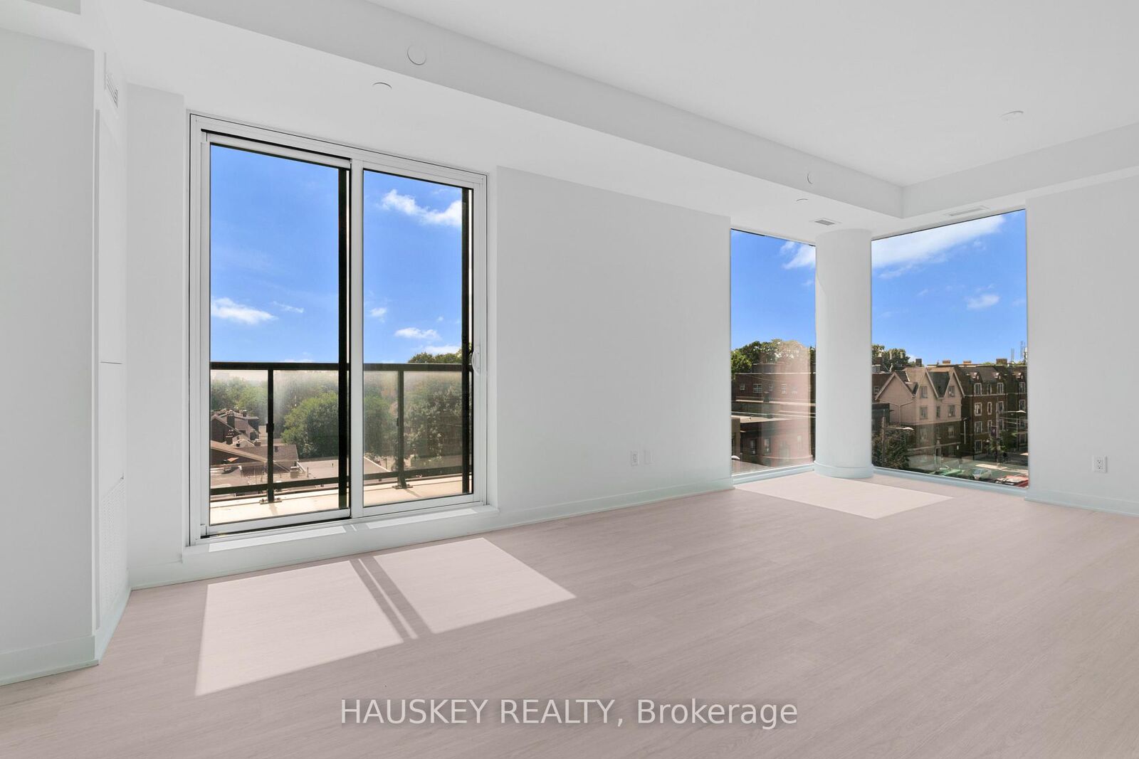 Property Photo:  185 Alberta Avenue 508  ON M6C 0A5 