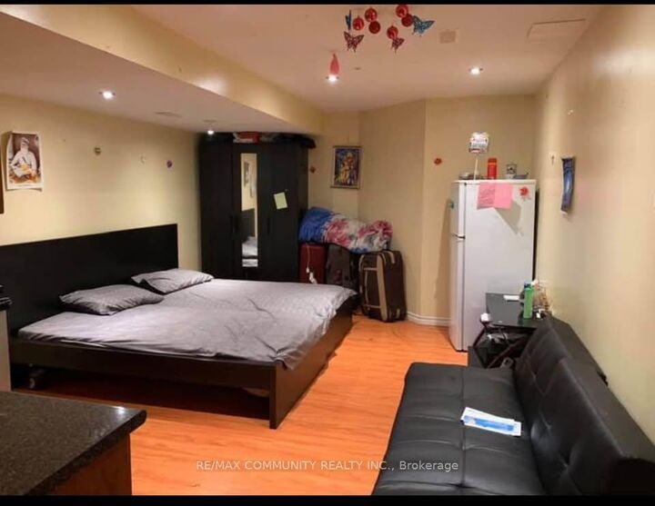 Property Photo: 18 Cheetah Crescent Lower ON M1B 6J4