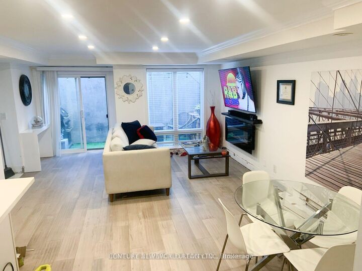 Property Photo:  2 Dunsheath Way 109  ON L6B 1N3 