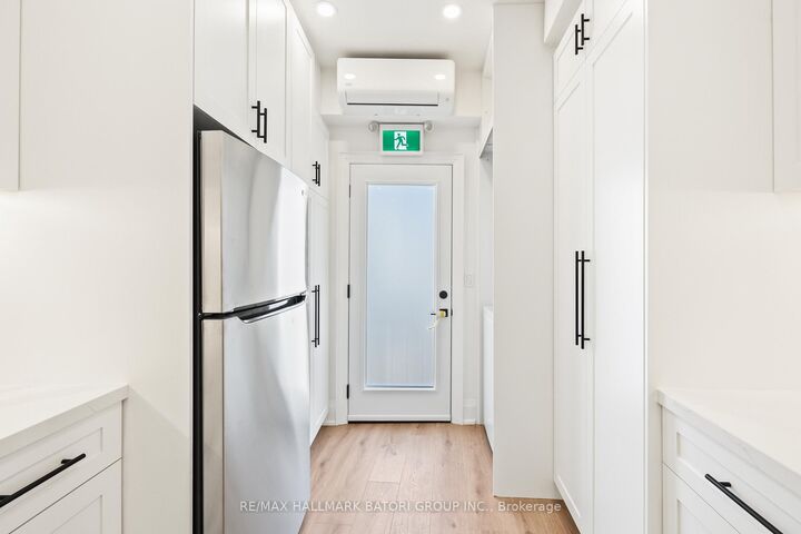Property Photo:  18 Keewatin Avenue 2  ON M4P 1Z8 