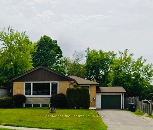 Property Photo:  244 St Vincent Street Lower  ON L4M 3Z8 