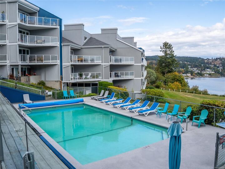 Property Photo:  2560 Departure Bay Rd #303  BC V9S 5P1 