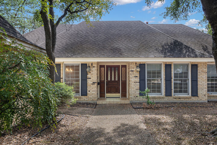 Property Photo: 2504 Braemar Cove TX 78747