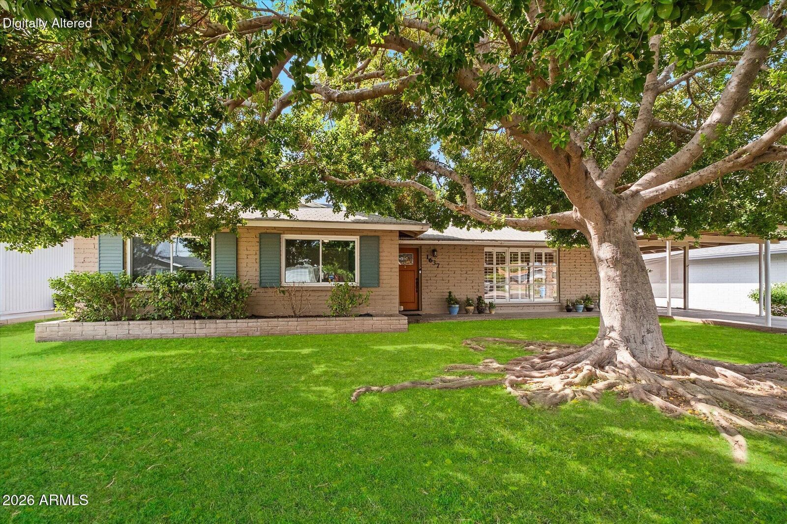 Property Photo:  1637 E Sierra Vista Drive  AZ 85016 