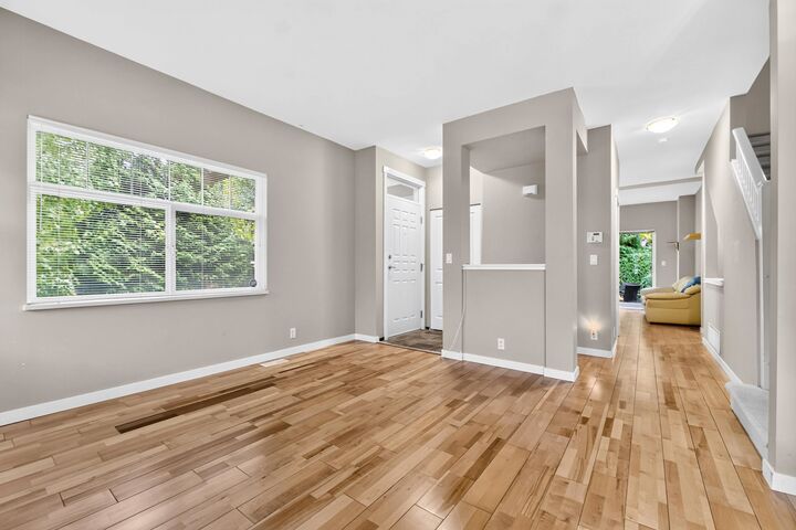 Property Photo:  2678 King George Boulevard 20  BC V4P 1H6 