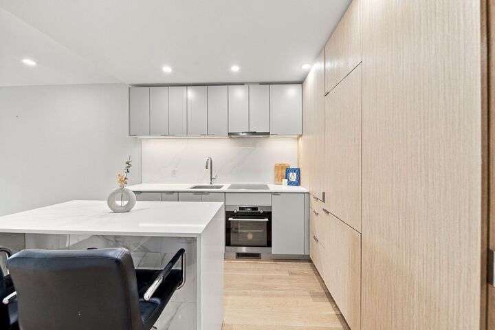Property Photo:  239 Keefer Street 507  BC V6A 1X6 