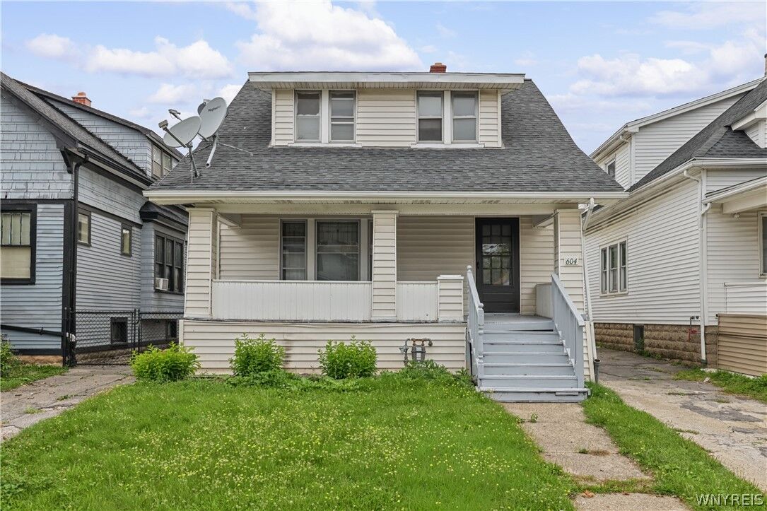 Property Photo:  604 E Amherst Street  NY 14215 