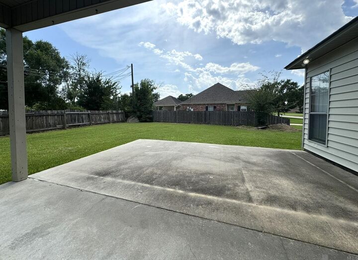 Property Photo:  14369 Park Avenue  LA 70769 