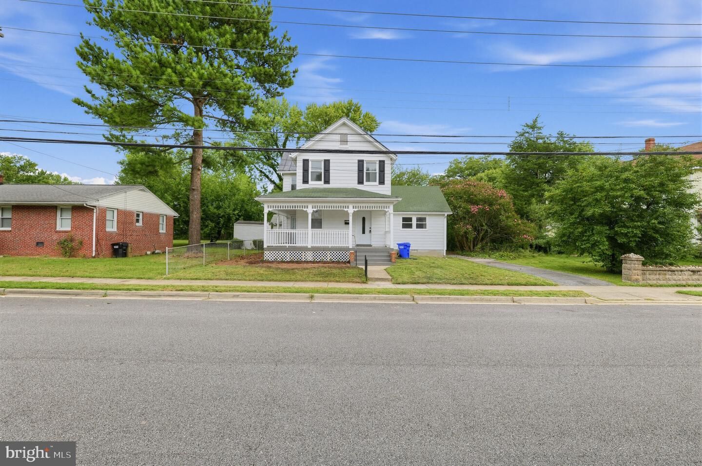 Property Photo:  339 Laurel Avenue  MD 20707 