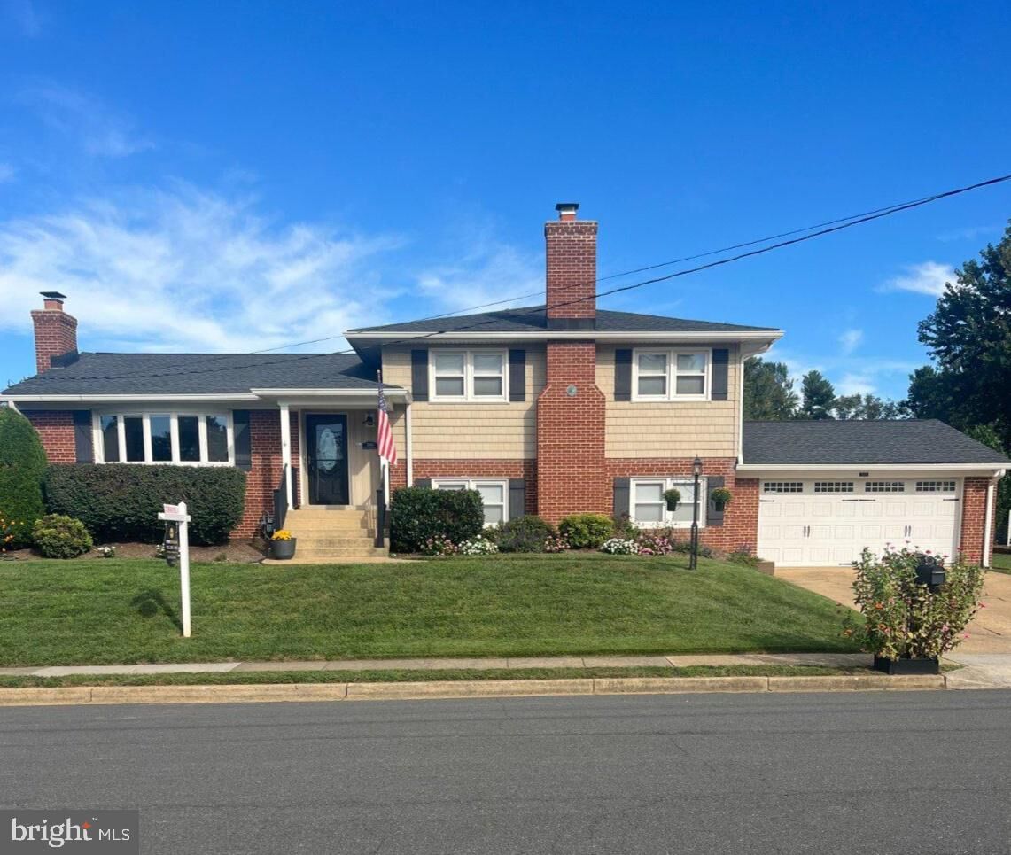 Property Photo: 1000 Westwood Drive NE VA 22180