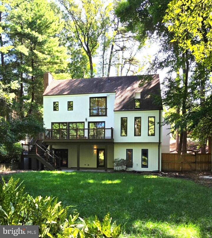 Property Photo:  1106 N Howard Street  VA 22304 