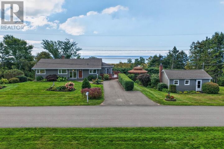 Property Photo: 22 Upper Tea Hill Crescent PE C1B 2V1