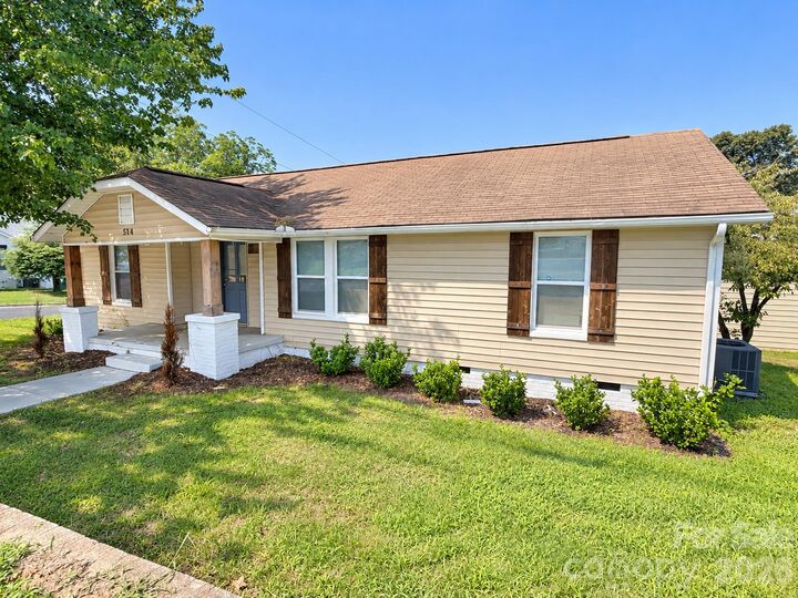 Property Photo:  514 S Chapel Street  NC 28088 