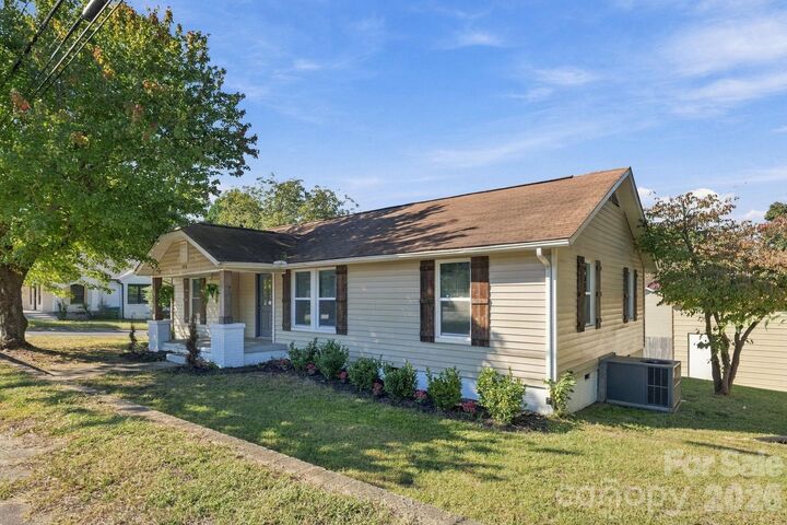Property Photo:  514 S Chapel Street  NC 28088 