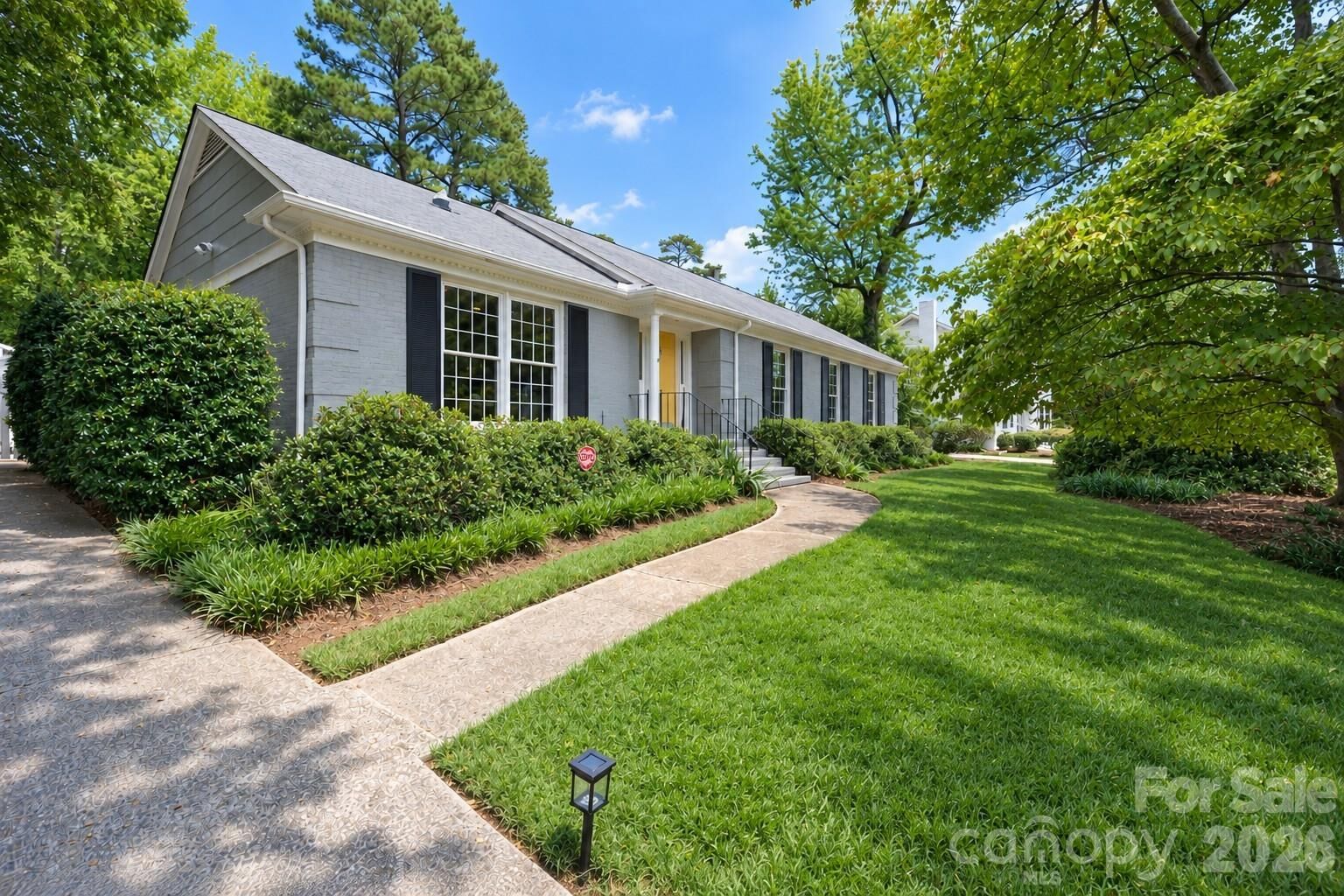 Property Photo: 6009 Bismark Place NC 28211