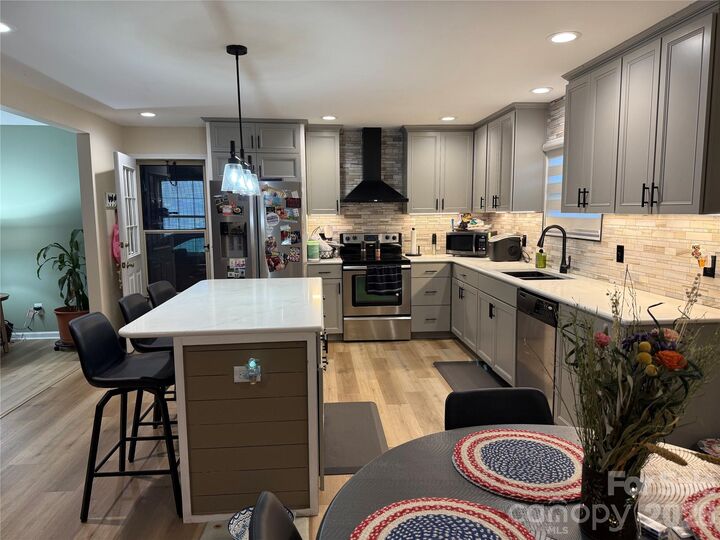Property Photo:  110 Red Oak Lane  NC 28146 