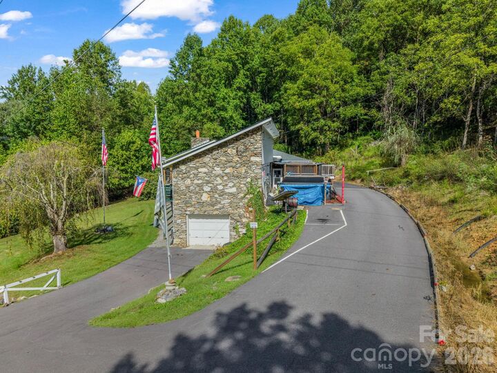 Property Photo:  48 Roberts Cove Road  NC 28787 