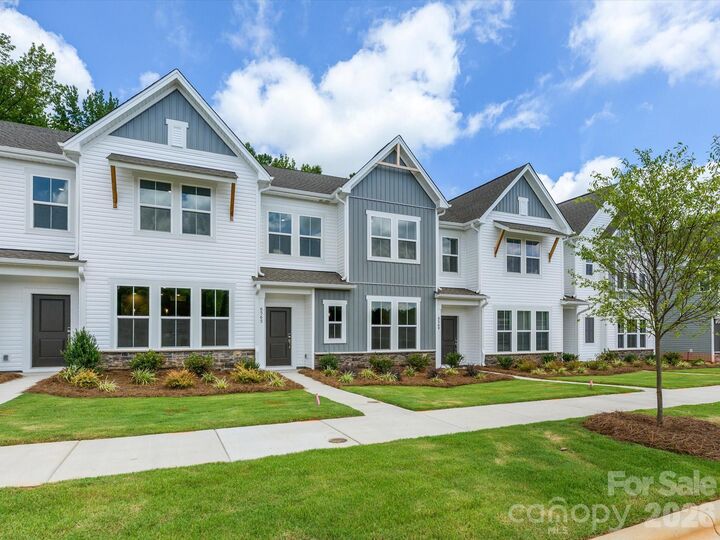 Property Photo: 6565 Fire Lily Lane NC 28216