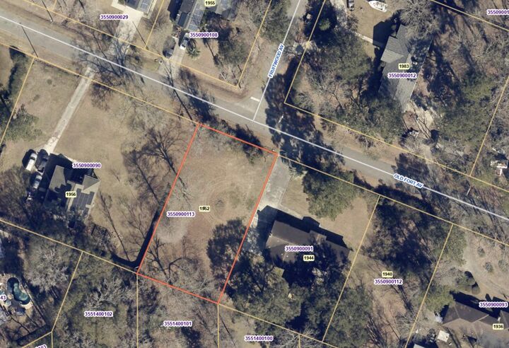 Property Photo: 1952 Old Fort Avenue SC 29414