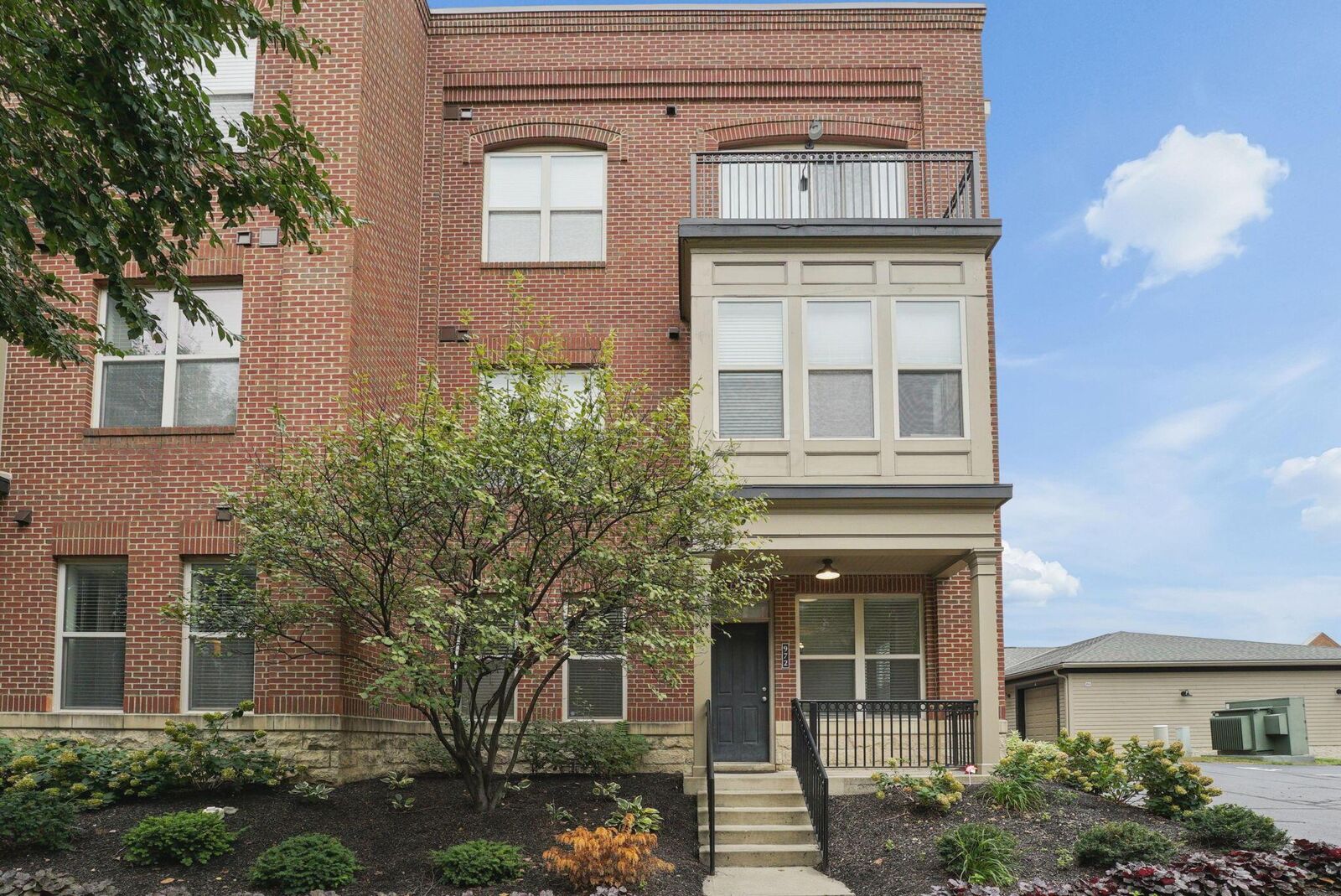 Property Photo: 972 Perry Street OH 43215