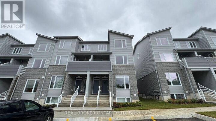 Property Photo:  925 Deveron Crescent 44  ON N5Z 5A4 