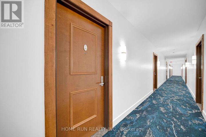 Property Photo:  242 Rideau Street 1906  ON K1N 0B7 