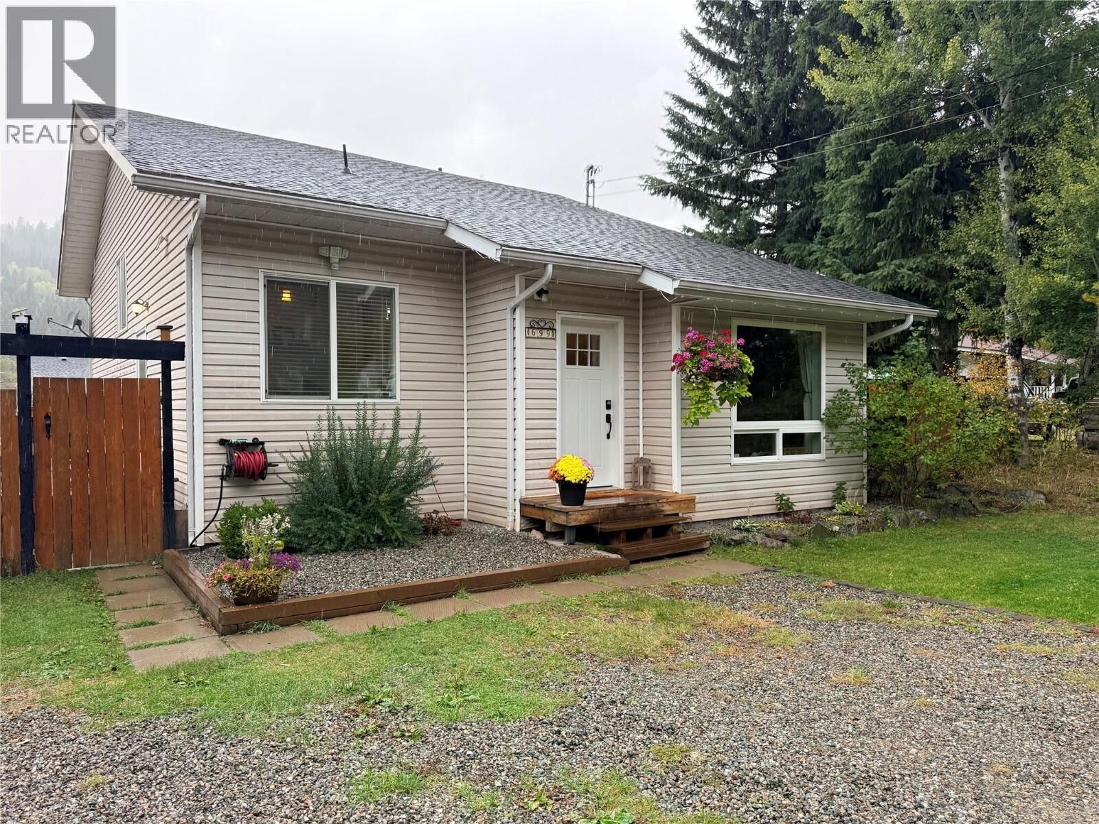 Property Photo:  699 Strathmore Avenue  BC V0H 1J0 