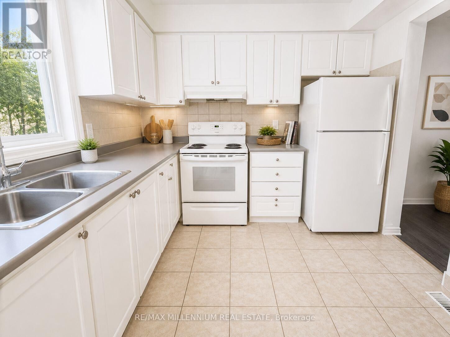Property Photo:  414 Stone Road 32  ON N1G 3E1 