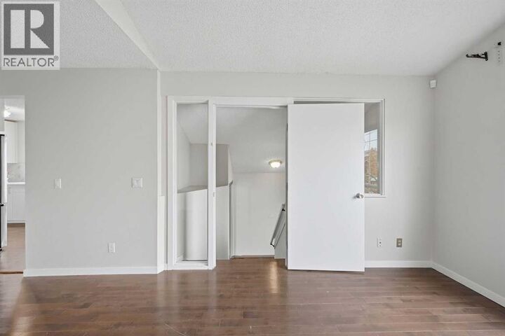 Property Photo:  11 Martinwood Road Northeast  AB T3J 3G6 