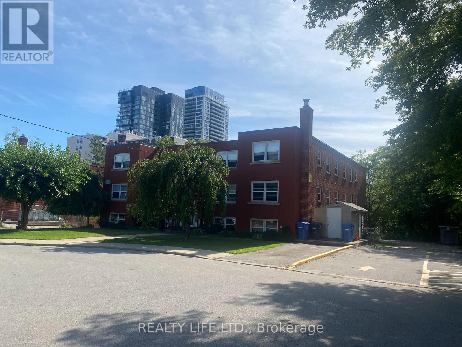 Property Photo:  2124 Harris Crescent  ON L7R 1G4 