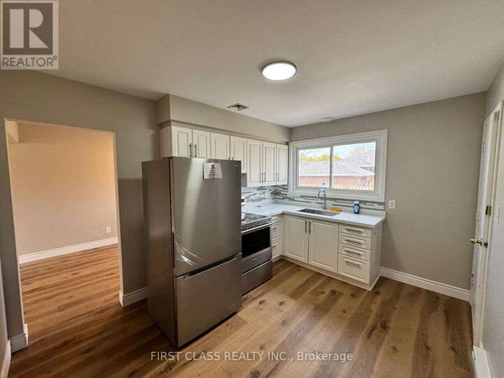 Property Photo:  596 Digby Avenue 2  ON L1G 1W6 