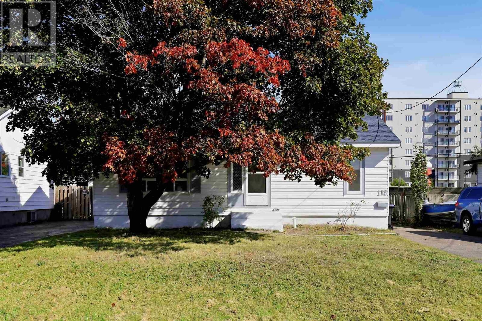 Property Photo:  118 Blake Ave  ON P6B 4Y1 