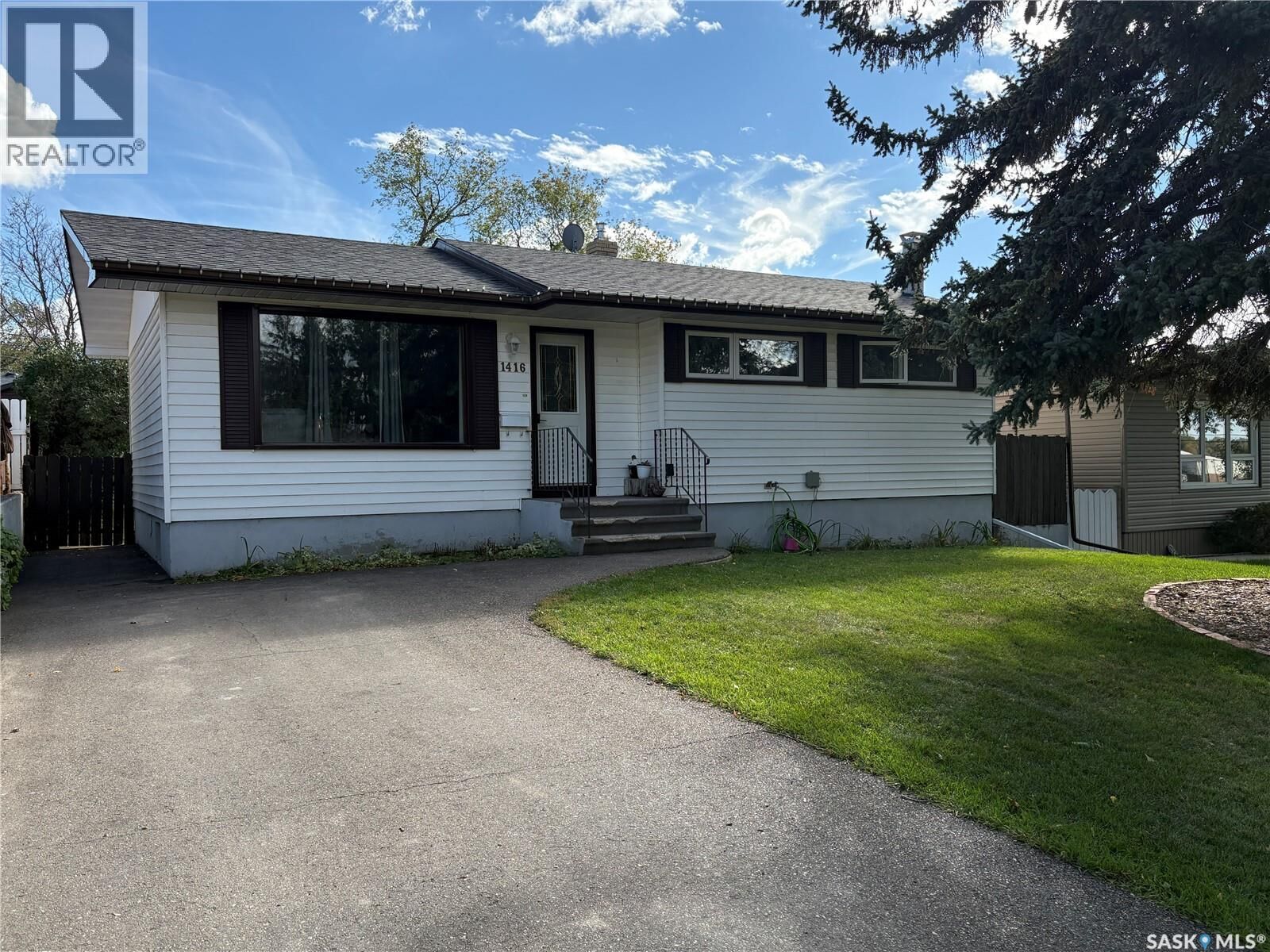 Property Photo:  1416 Ashley Drive  SK S9H 1N5 