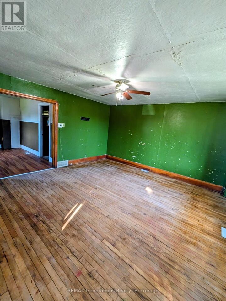 Property Photo:  607 McIntosh Street  ON P7C 3A3 