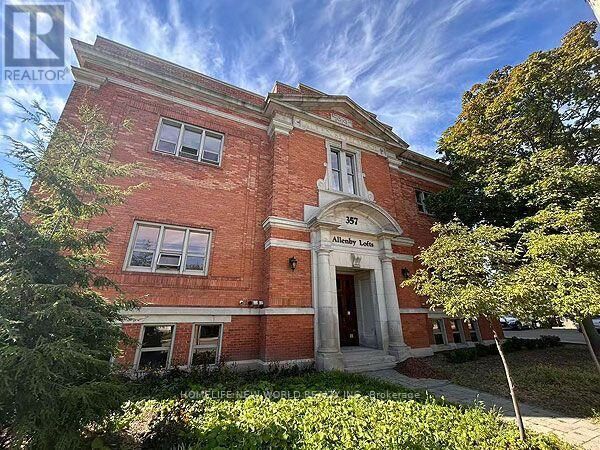 Property Photo:  357 Hunter Street West 25  ON L8P 1S6 
