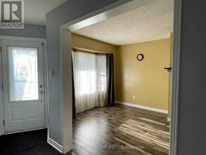 Property Photo:  27 Lindsay Court  ON L4M 6G5 