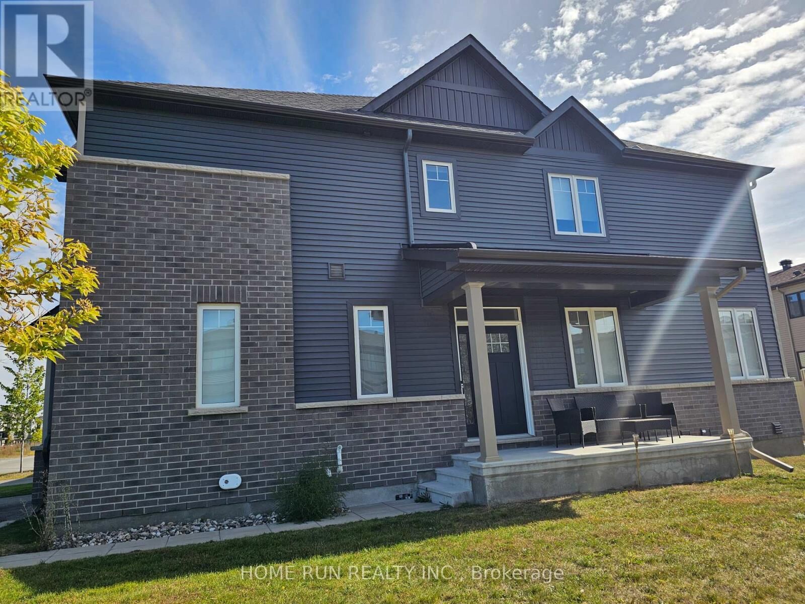 Property Photo:  231 Tullaghan Heights  ON K2J 7B9 