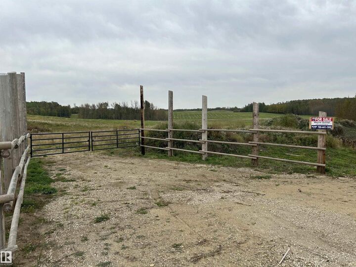 Property Photo: RR 20 Twp 544 AB T0E 1G0